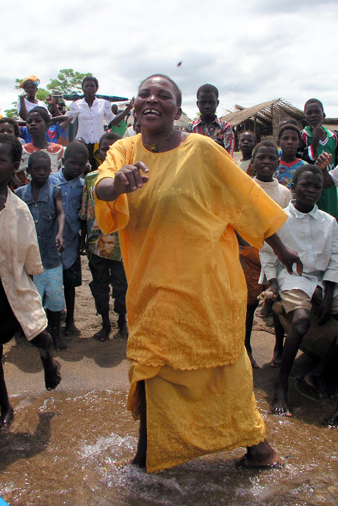 lago25252004252520013cro